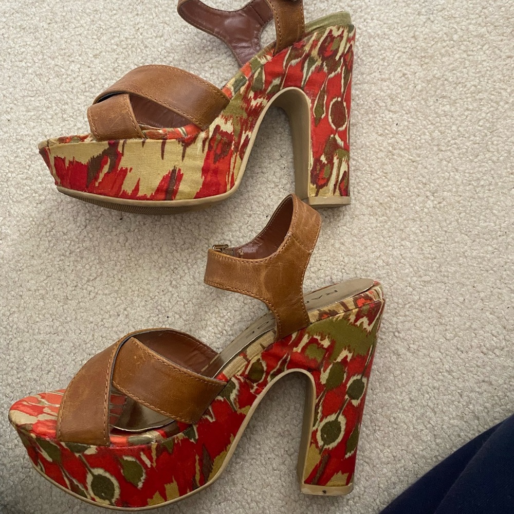 Rampage Tan Haylie Chunky Printed Heel Platform Sandals - Picture 2 of 9